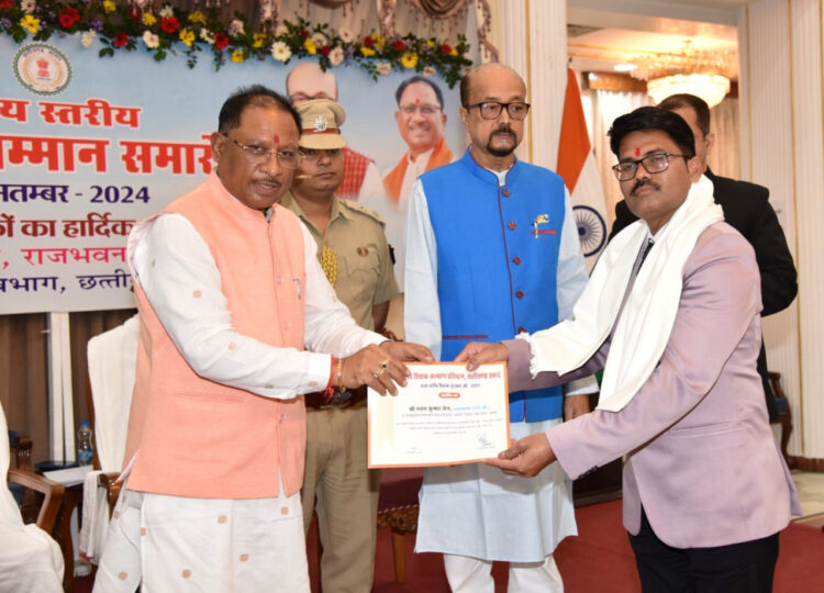 विद्यार्थियों को बड़ा सपना देखने प्रेरित करें शिक्षक: राज्यपाल रमेन डेका