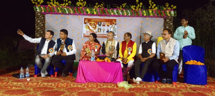 रानीगढ़ में हास्य कवि सम्मेलन: हंसी-ठहाकों से सजी एक अद्भुत शाम