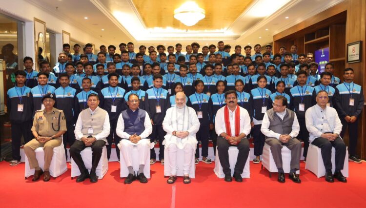 छत्तीसगढ़ में नक्सल प्रभावित बच्चों के हाथों में अब किताबें, बंदूक नहीं: अमित शाह