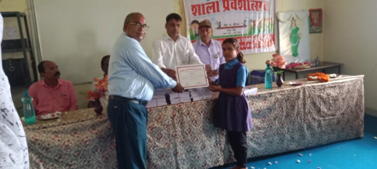 “नवचेतना का उत्सव: परसाडीह में शाला प्रवेश समारोह में उमड़ा शिक्षा का उल्लास”